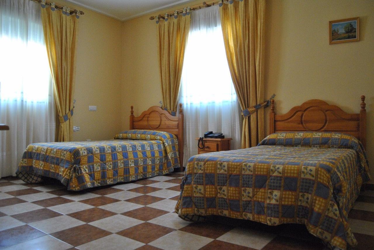 Hotel las Dehesas Navalvillar de Pela Buitenkant foto